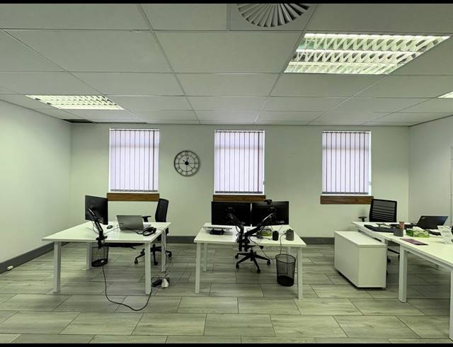 180M² OFFICE TO LET IN FOURWAYS